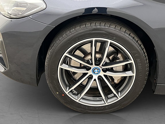 BMW 530e 28 of 30