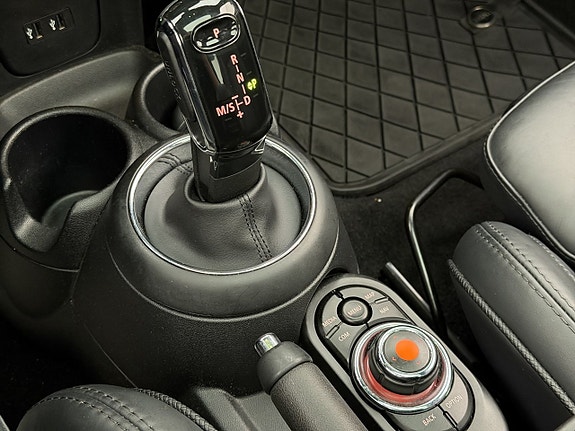 MINI Cooper S 22 of 30