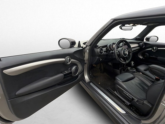 MINI Cooper S 9 of 30