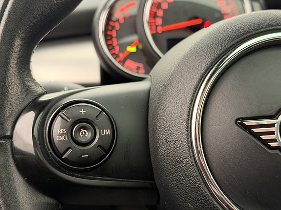 MINI Cooper S 14 of 30