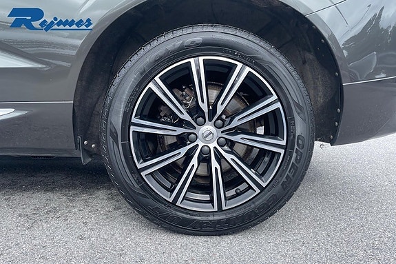 Volvo XC60 9 of 27