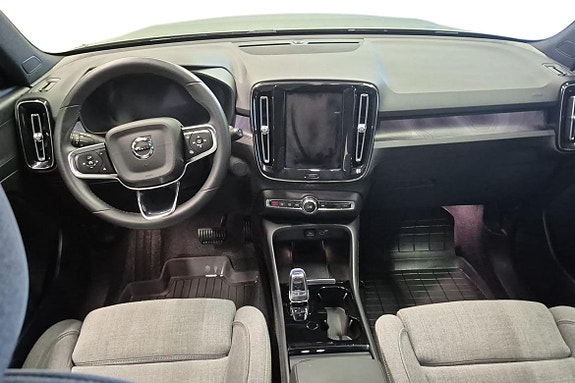 Volvo XC40 13 of 22