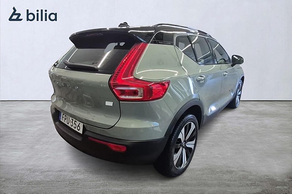 Volvo XC40 9 of 22