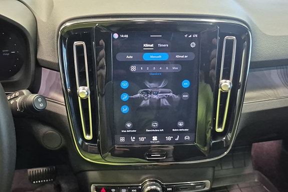 Volvo XC40 15 of 22