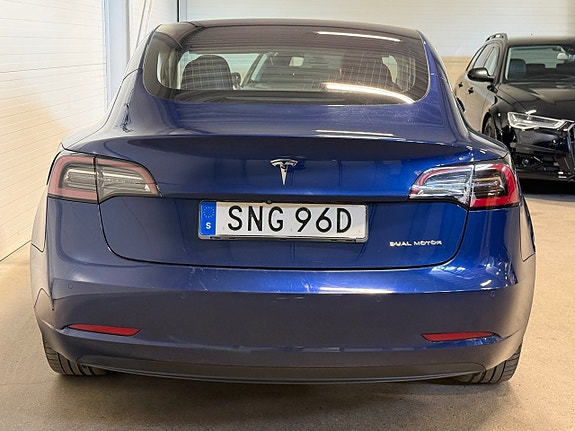 Tesla Model 3 5 of 5
