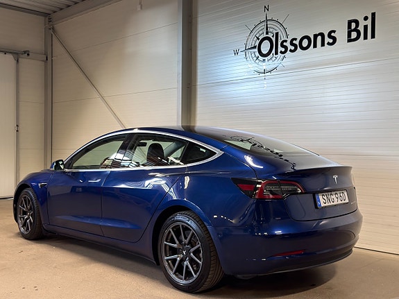 Tesla Model 3 4 of 5