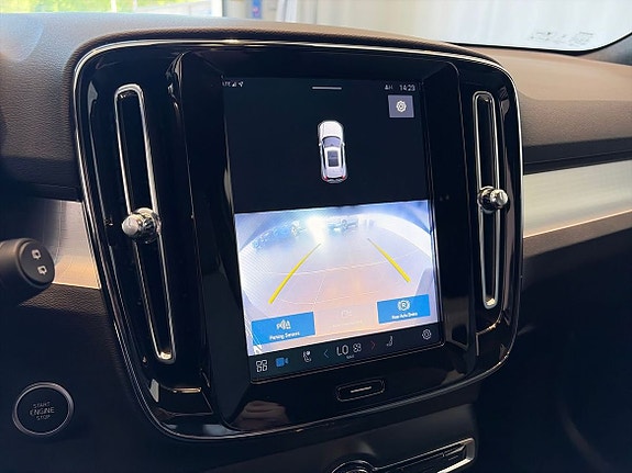 Volvo XC40 18 of 19