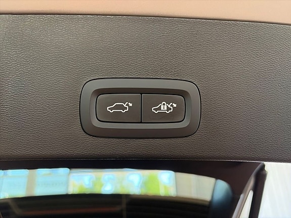 Volvo XC40 13 of 19