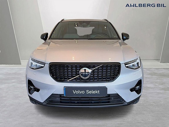 Volvo XC40 4 of 19