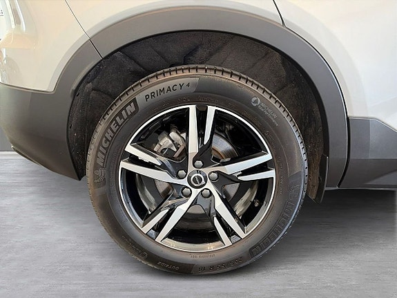 Volvo XC40 7 of 19