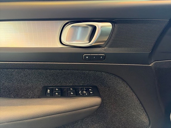 Volvo XC40 15 of 19