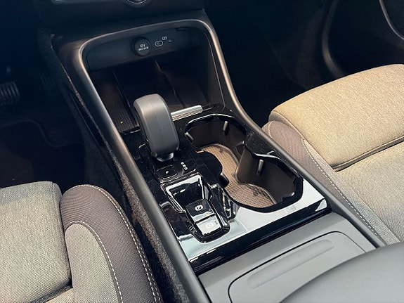 Volvo XC40 14 of 19