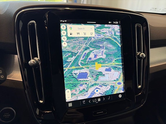 Volvo XC40 12 of 19