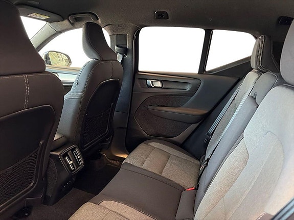 Volvo XC40 10 of 19