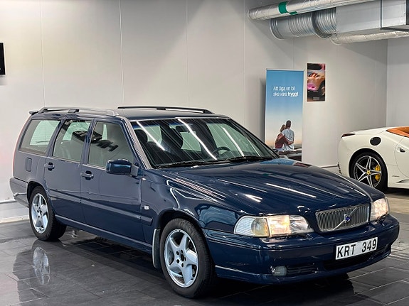 Volvo V70 4 of 5