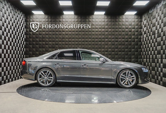 Audi S8 11 of 27
