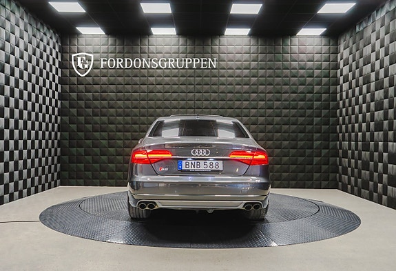 Audi S8 6 of 27