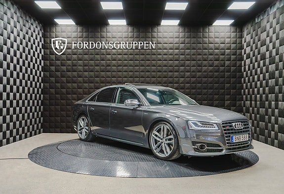 Audi S8 12 of 27