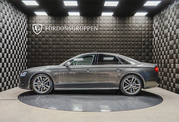 Audi S8 2 of 5