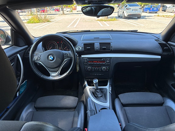 BMW 118d 2 of 13