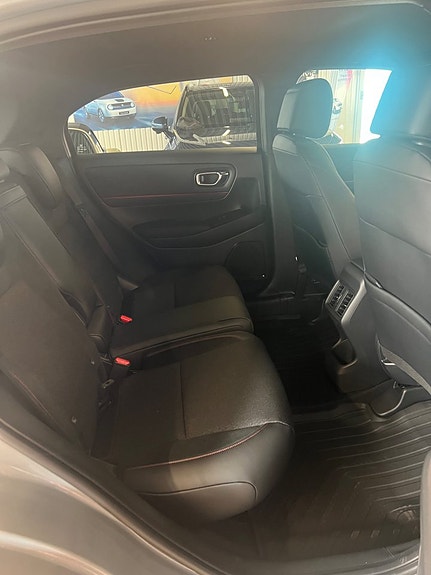 Honda HR-V 9 of 17