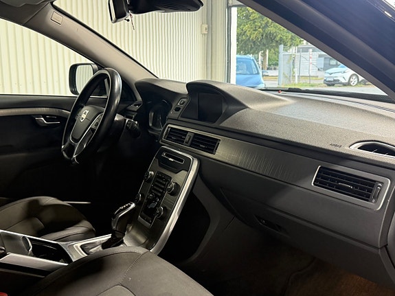 Volvo XC70 8 of 11