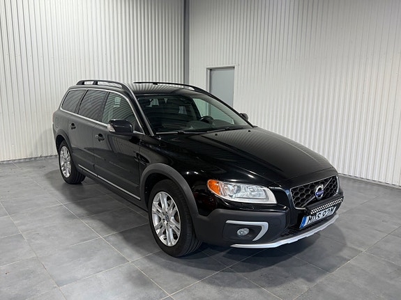 Volvo XC70 2 of 5