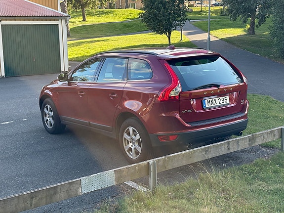 Volvo XC60 3 of 5