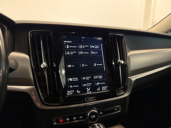 Volvo S90 13 of 17