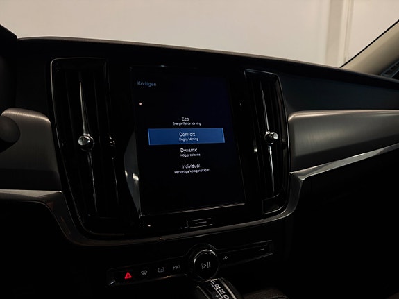 Volvo S90 15 of 17