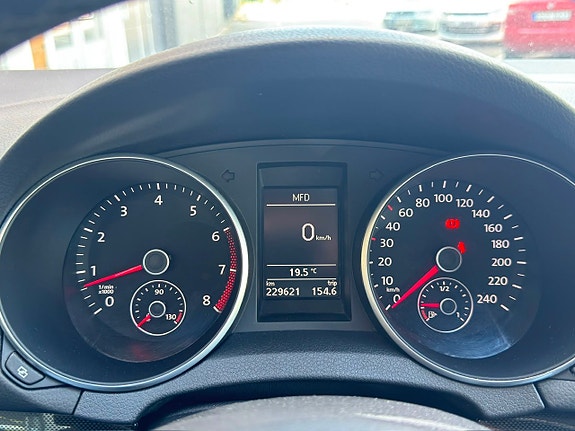 Volkswagen Golf VI 7 of 8