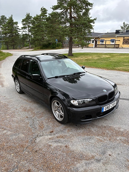 BMW 325i 2 of 10