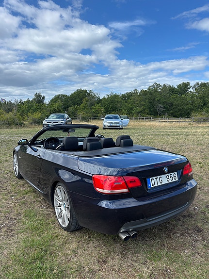 BMW 330i 4 of 10