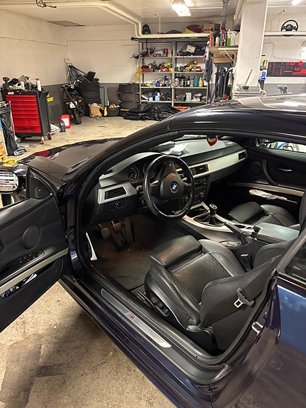 BMW 330i 7 of 10