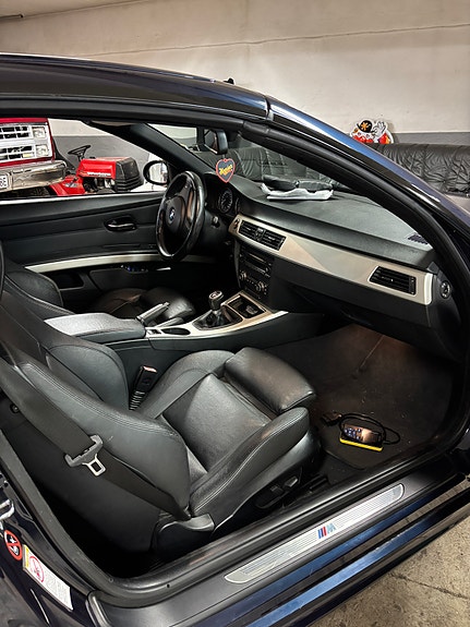 BMW 330i 9 of 10