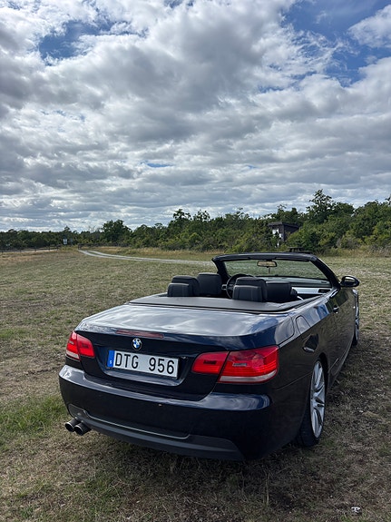 BMW 330i 5 of 10