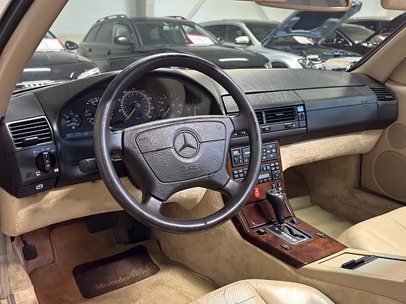 Mercedes-Benz SL500 14 of 21
