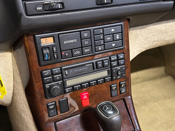 Mercedes-Benz SL500 19 of 21