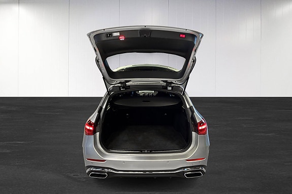 Mercedes-Benz C200 23 of 30