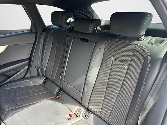 Audi A4 10 of 22