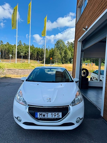 Peugeot 208 5 of 5