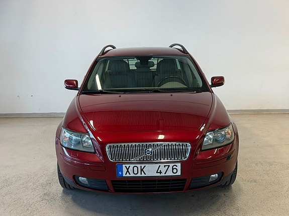 Volvo V50 3 of 5