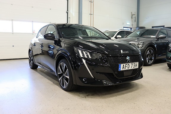Peugeot e-208 3 of 5