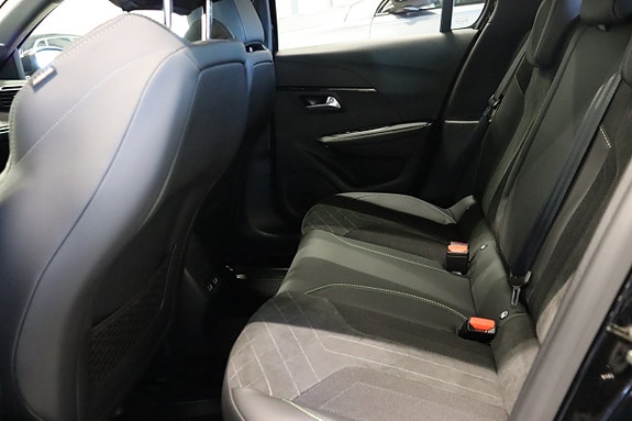 Peugeot e-208 10 of 27