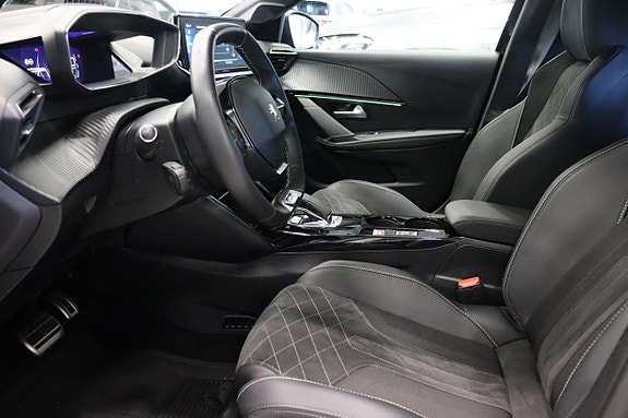 Peugeot e-208 8 of 27