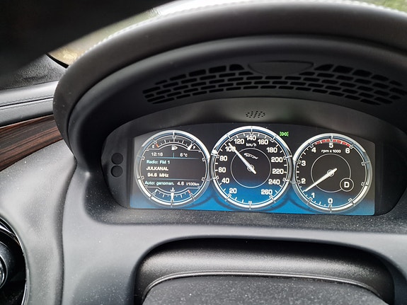 Jaguar XJ 7 of 7
