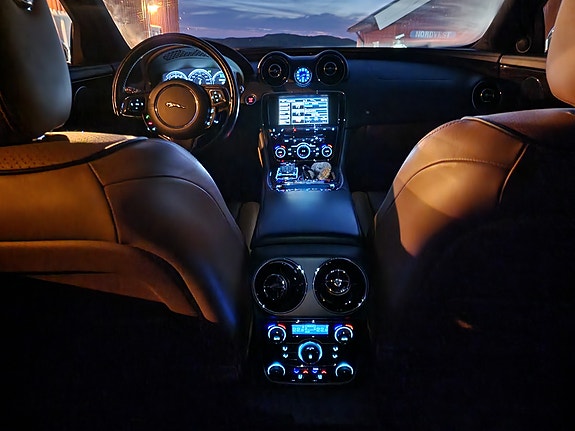 Jaguar XJ 6 of 7