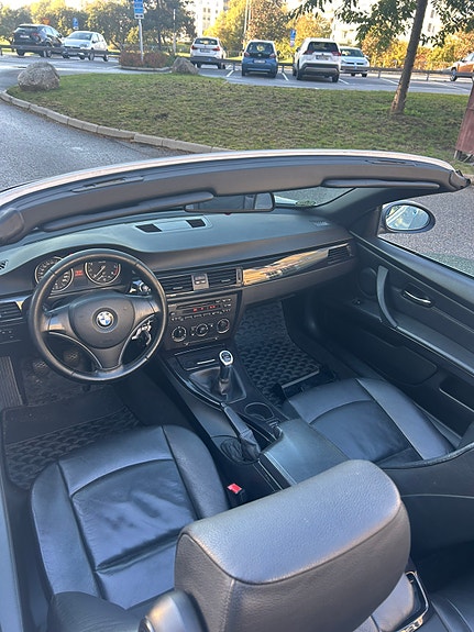 BMW 325i 6 of 7