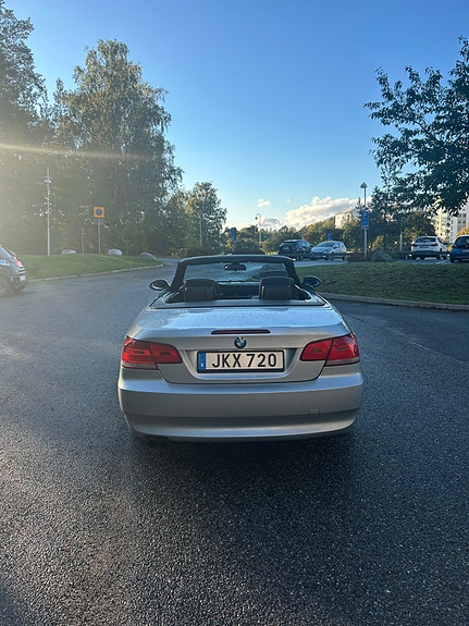 BMW 325i 5 of 7
