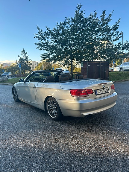 BMW 325i 4 of 7